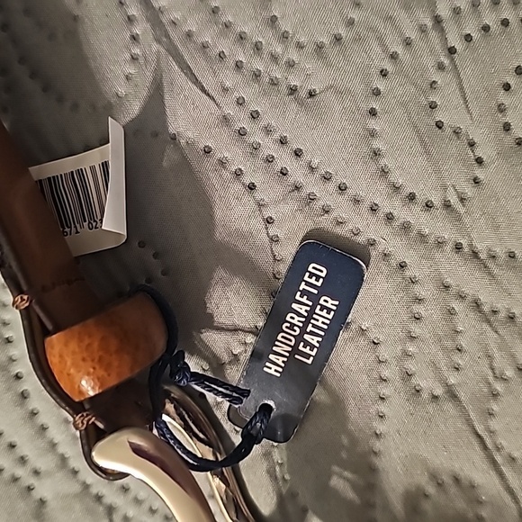 Crown & Ivy Men's Leather Belt - Picture 2 of 6